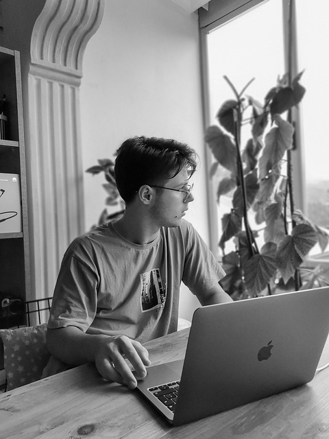 칫솔 오래 써도 위생 유지하는 물기 제거 루틴