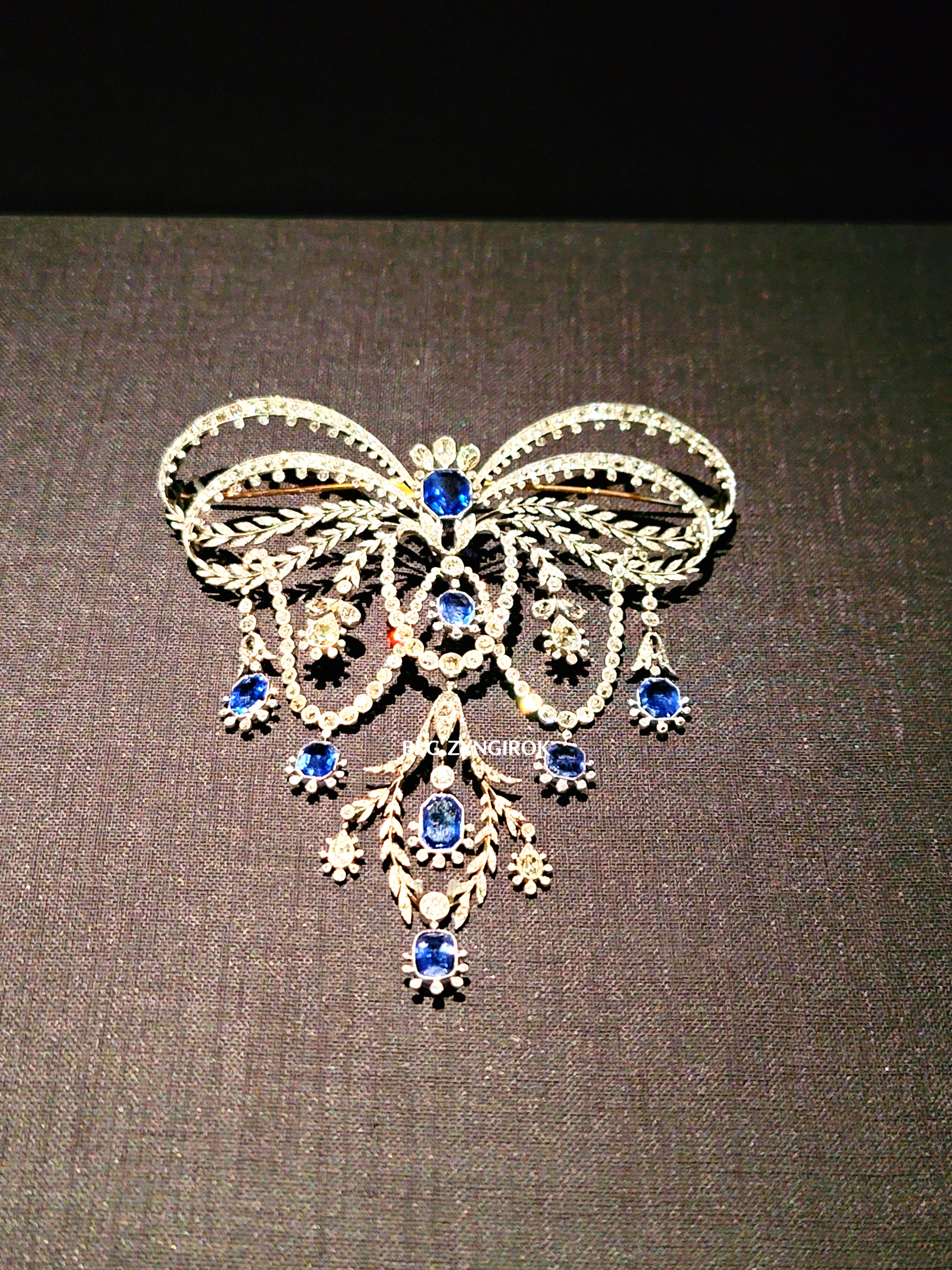 롯데타워 - 롯데뮤지엄 고혹의 보석 매혹의 시간 - 아르누보 전시품 모습이다.