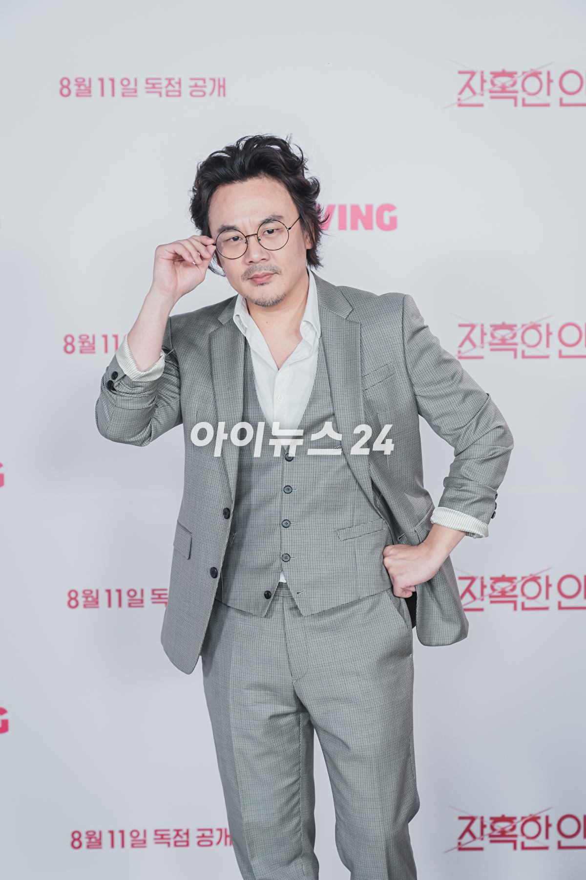 8일 열린 티빙 새 드라마 &#39;잔혹한 인턴&#39; 제작발표회에서 김인권이 포토타임을 갖고 있다. [사진=티빙]