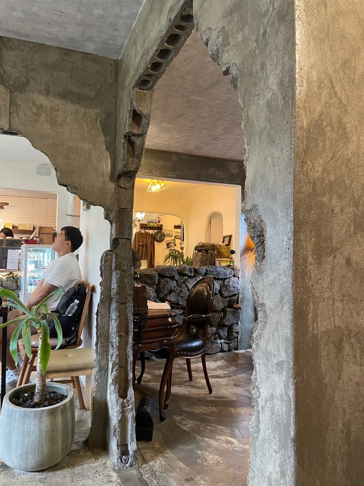 용소담-카페-내부-1