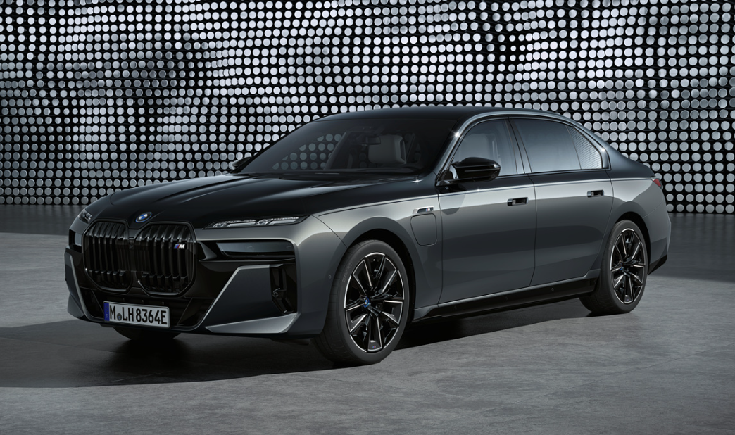 2025 BMW 750e 하이브리드 사진