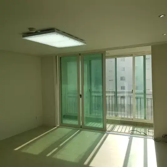 도배와 장판이 되어있는 집