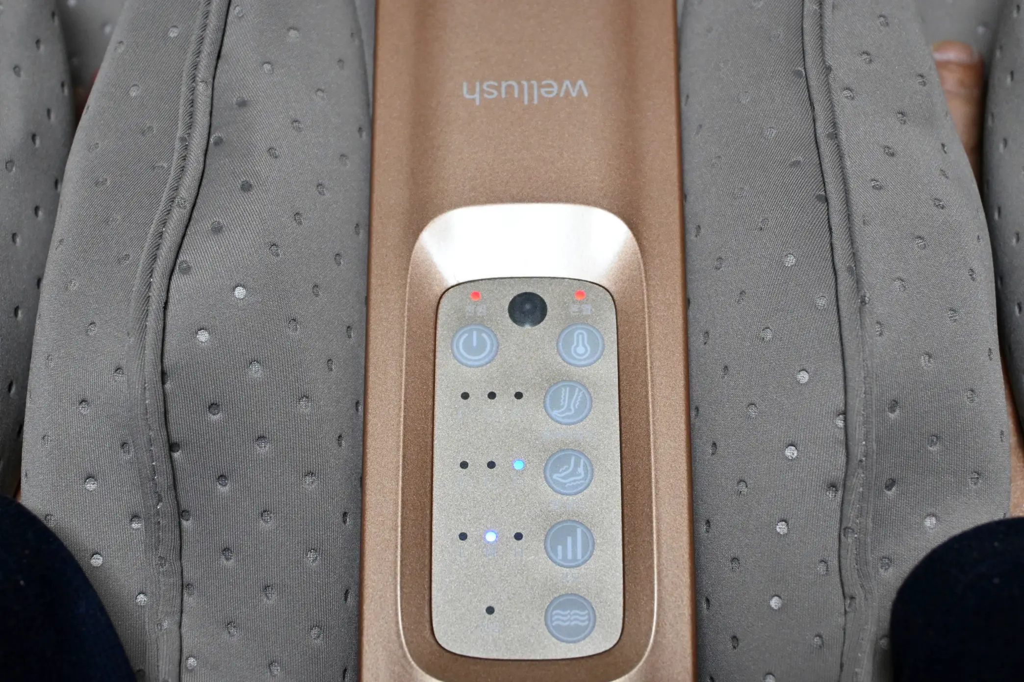 웰모아 웰러쉬 다리마사지기 HCW-60S 어떤 자세에서도 마사지 가능 사진14