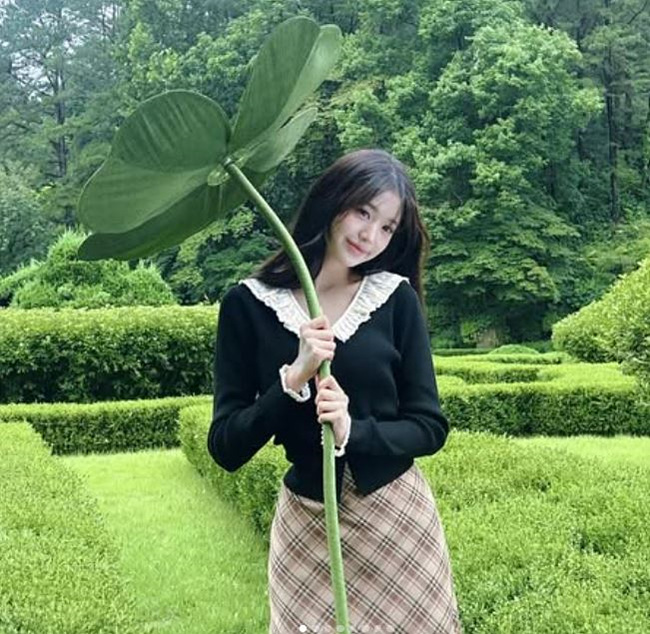 출처: 장원영 사진 공식 인스타그램 제공