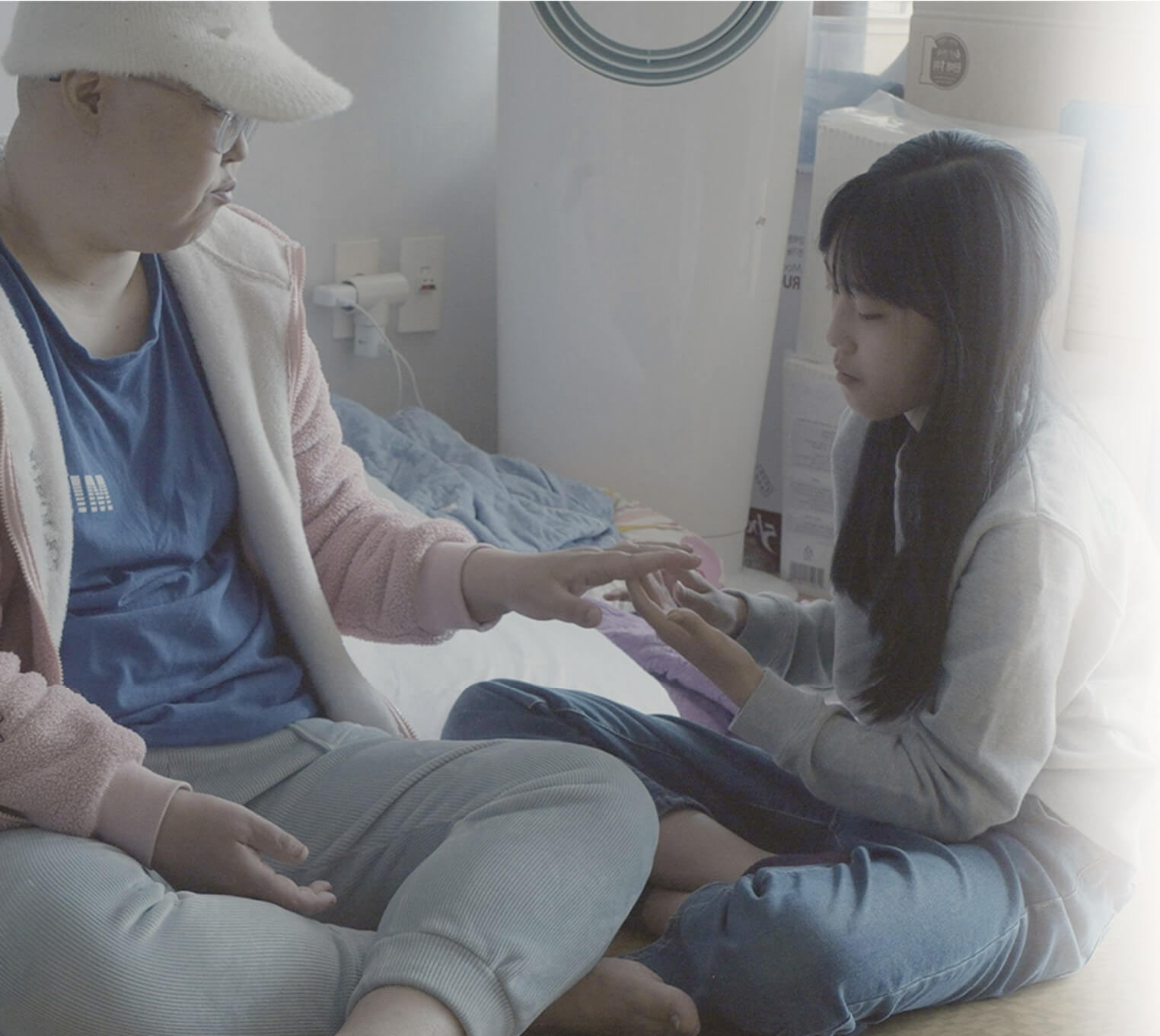 엄마를 병간호 해주는 지혜