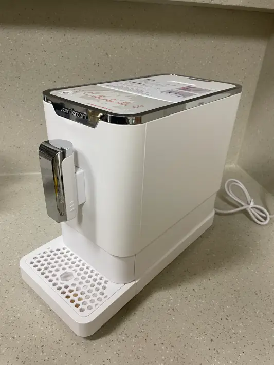 제니퍼룸 커피머신 측면모습