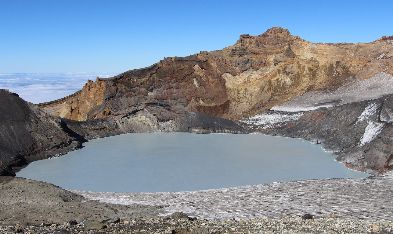 루아페후 산 정상의 웅덩이