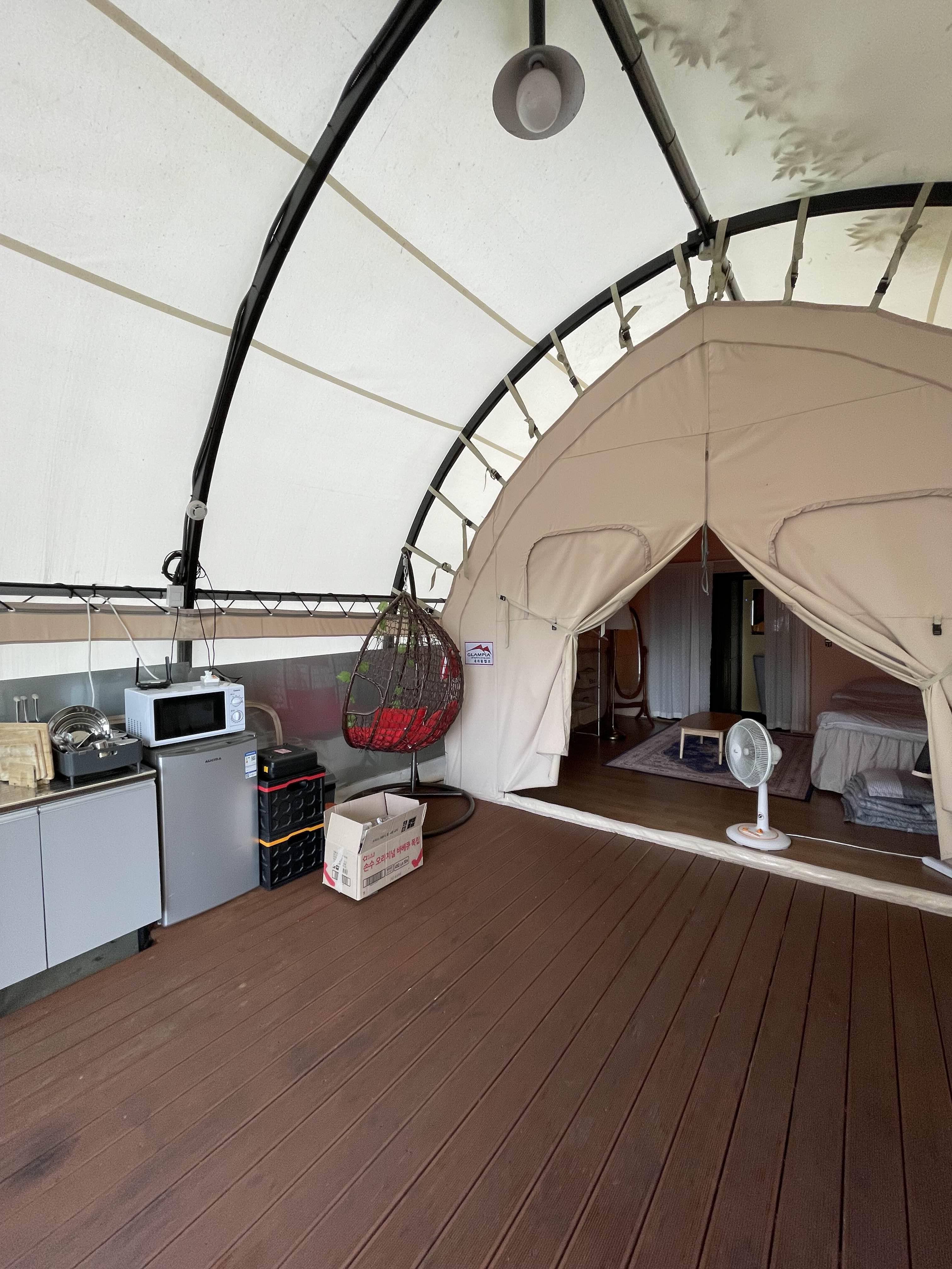 글램핑 내부 사진