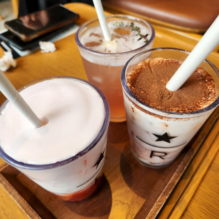 스타벅스 더북한강R점에서의 아침 식사