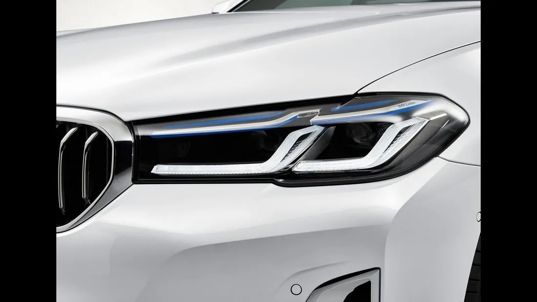 BMW 5 시리즈 가격 실구매가 모의견적 제원 옵션 카탈로그 내부 색상 디자인 인테리어 편의사양 안전사양 총정리