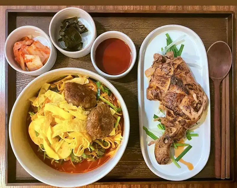 줄서는식당 한혜진 추천 옥수수면 부드러운 닭다리 살 조합 얼큰 우사골옥면, 들기름 비빔옥면, 닭무침, 냉옥면 맛있는 식당 강남구청 논현동 맛집 소개