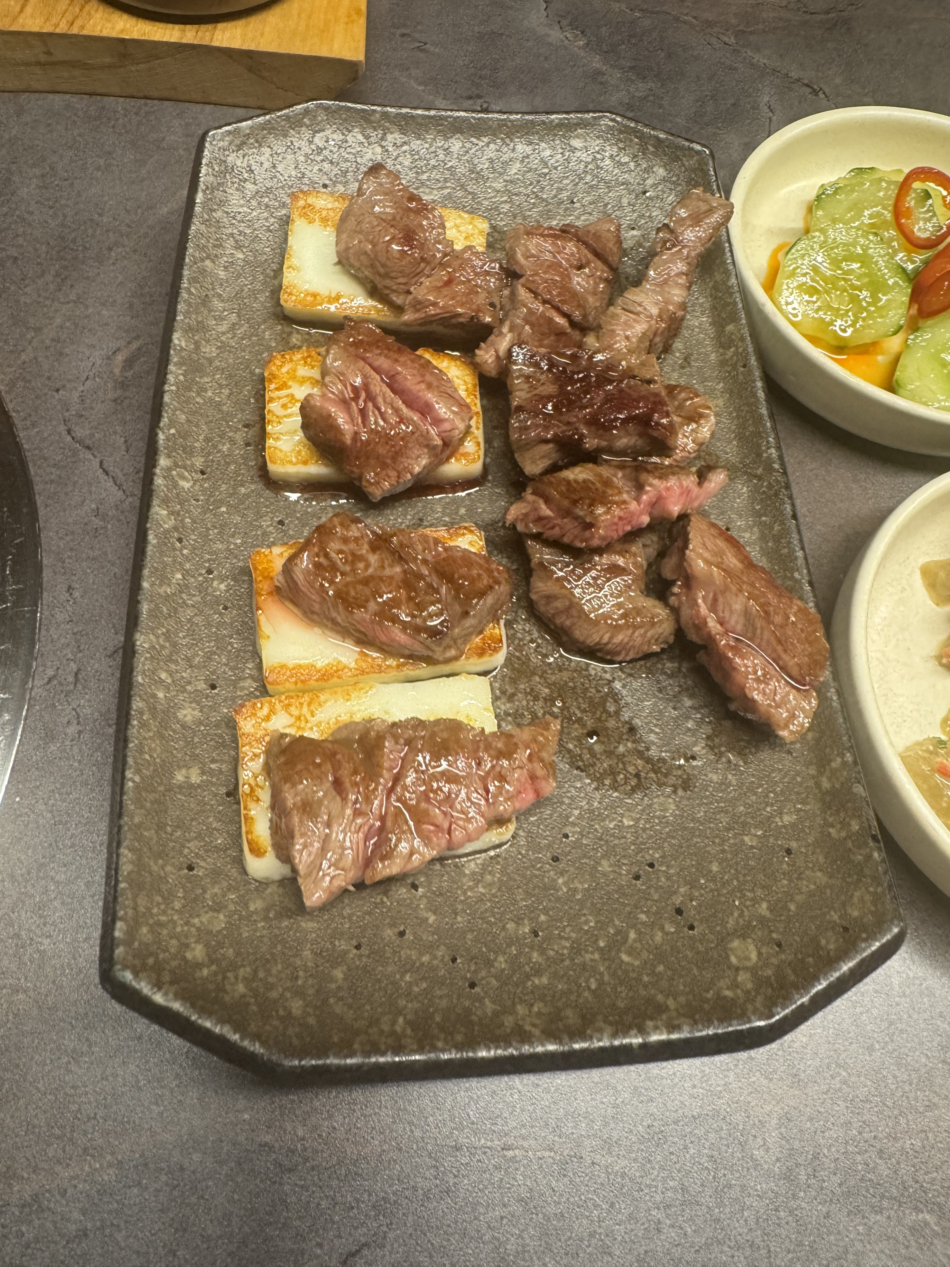 민규 잘 구워진 임실 치즈와 한우