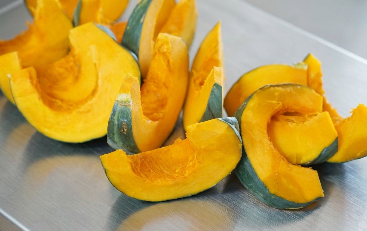 보라카이의 감성 식탁 저온 소성 단호박 크림 수프 레시피 손질 사진