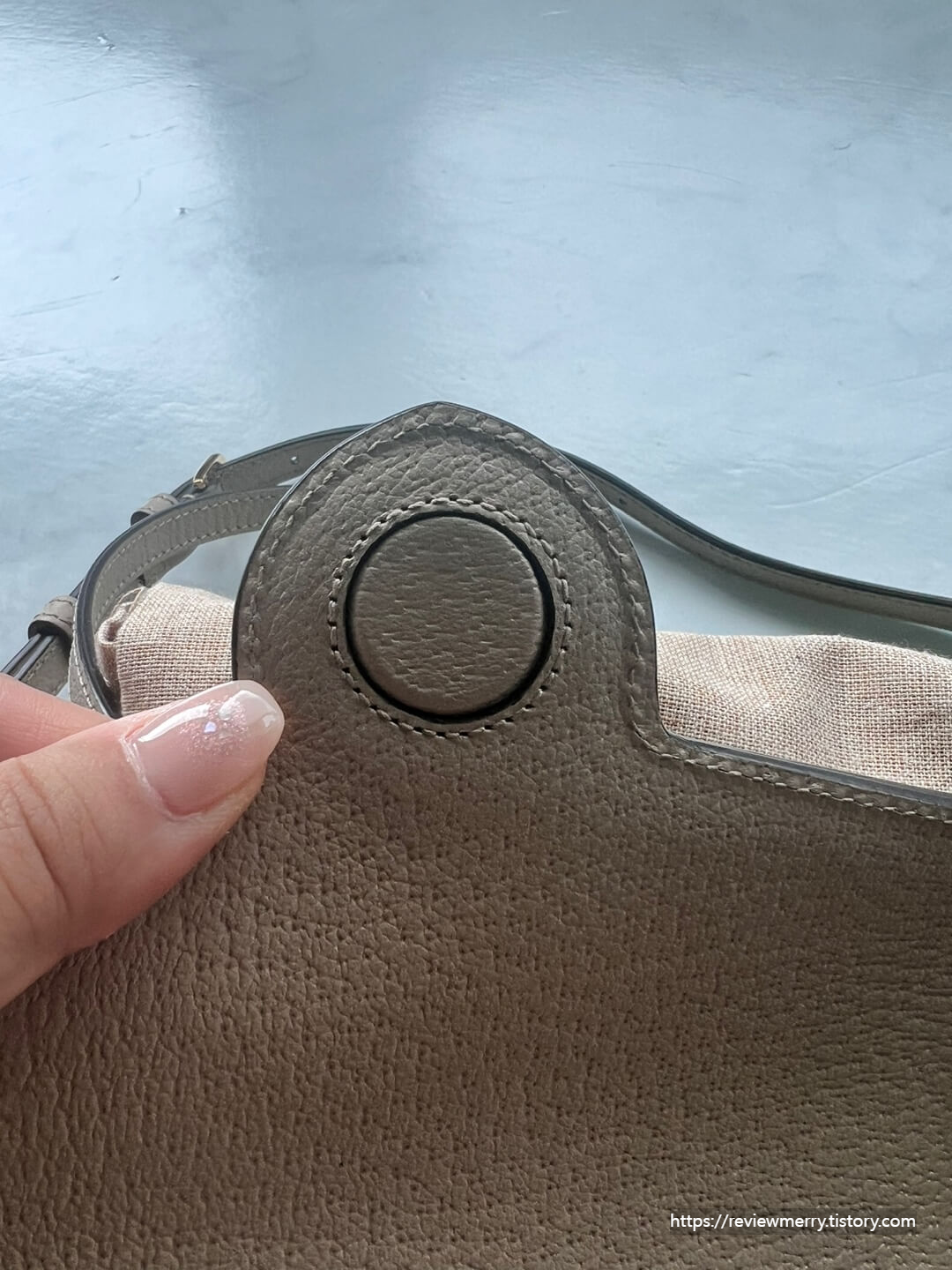 가방 윗면 마그네틱