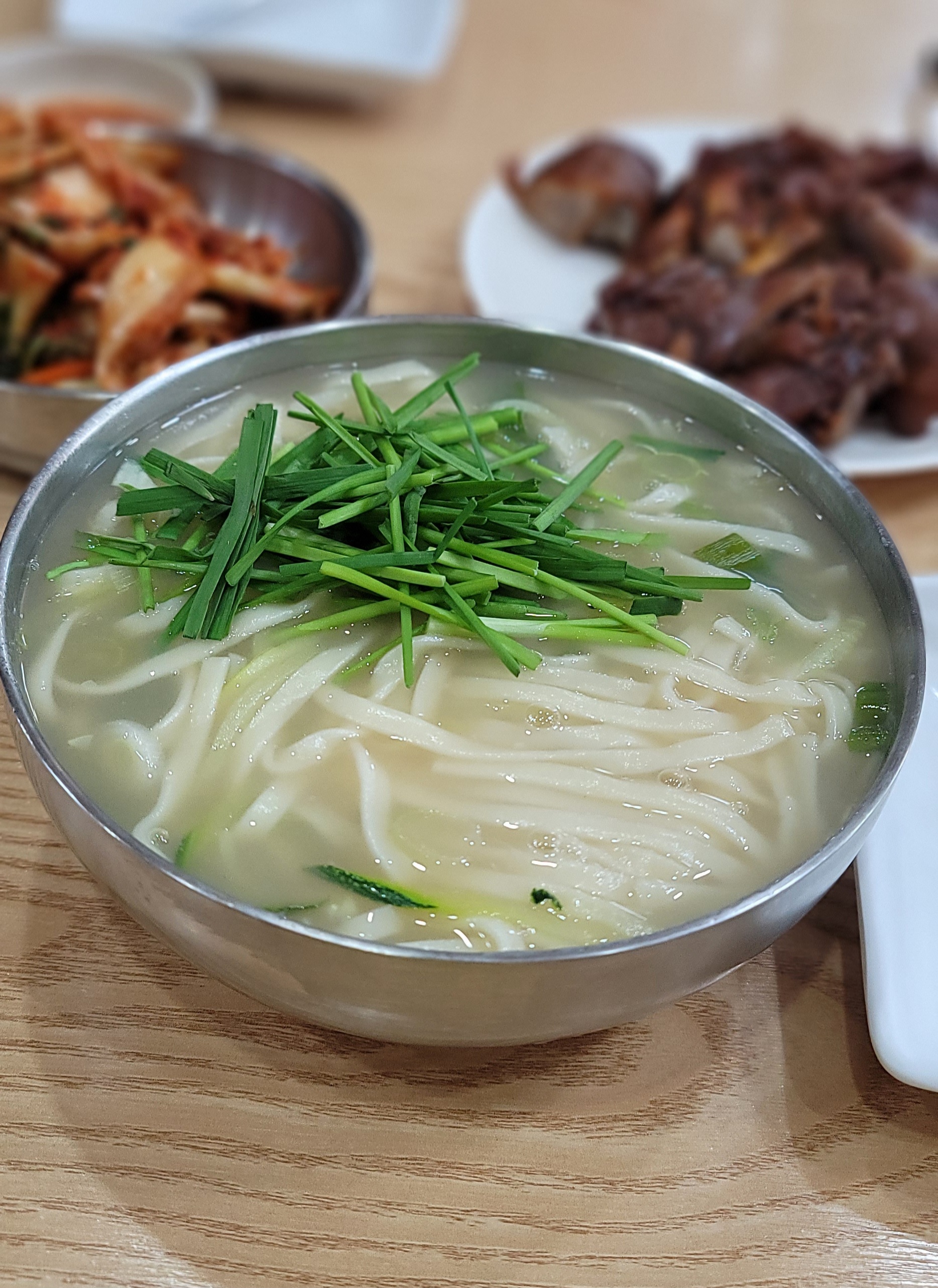 국물맛이 일품인 토종칼국수