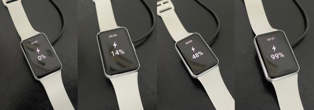 갤럭시핏3은 방전 상태 완충까지 한 시간 정도 걸렸다.