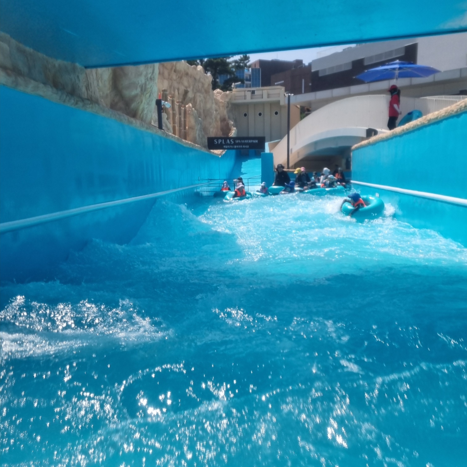 2025 덕산 스플라스 워터파크│온천수 워터파크&middot;워터슬라이드&middot;스파존 완전정복