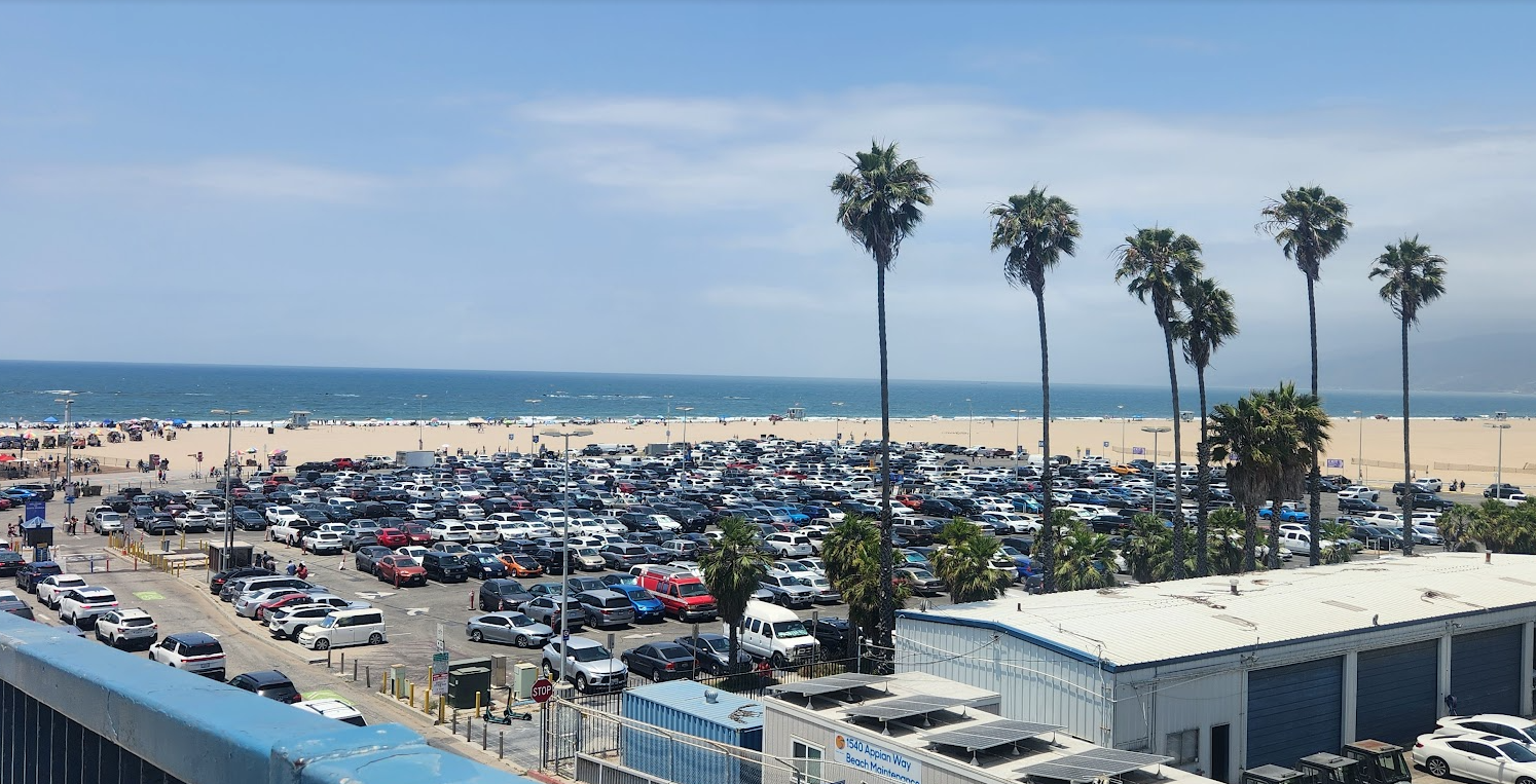 산타모니카 피어 쪽 해변 파킹장 이미지