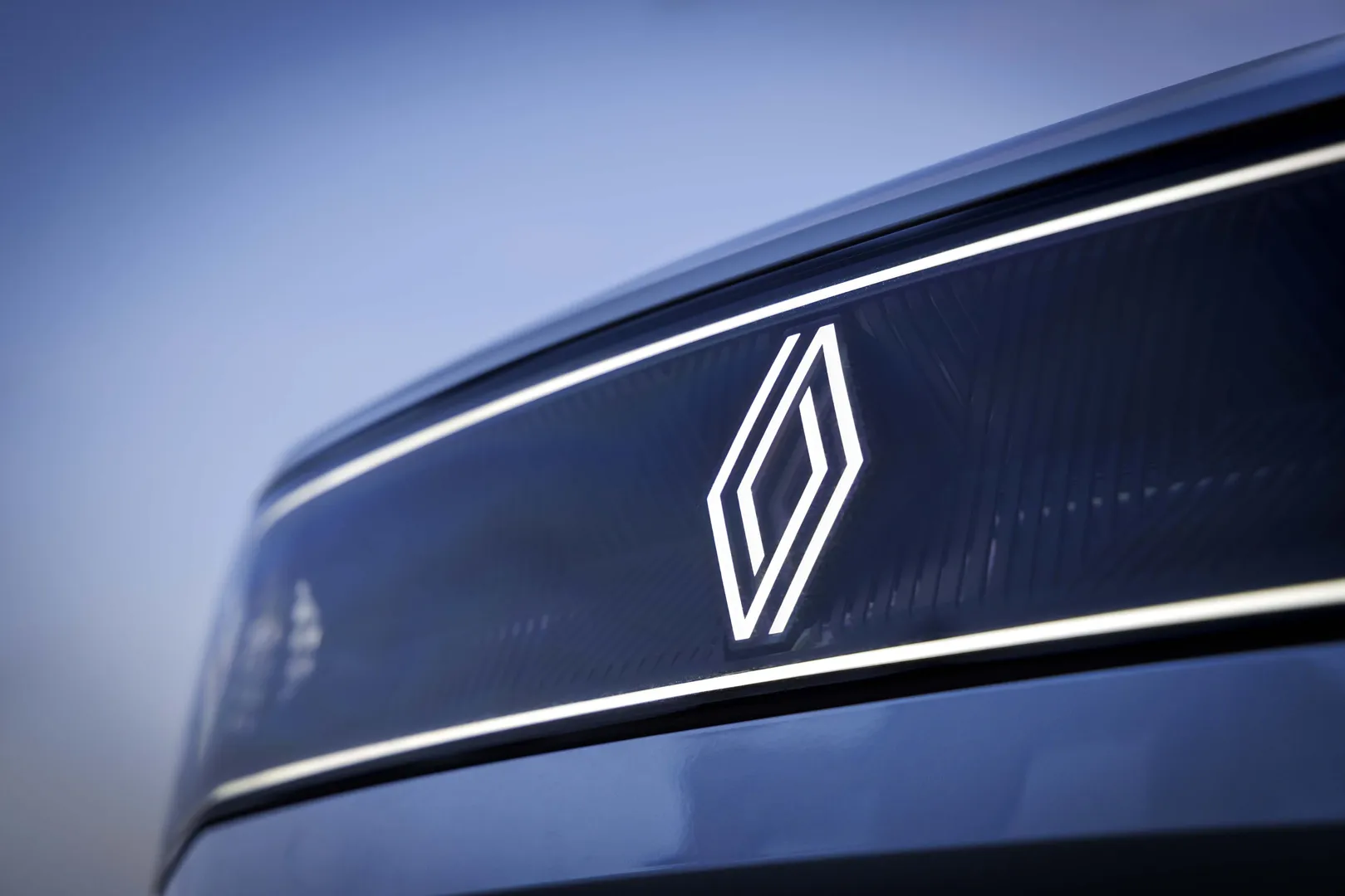 르노 4 E-Tech 차량 이미지