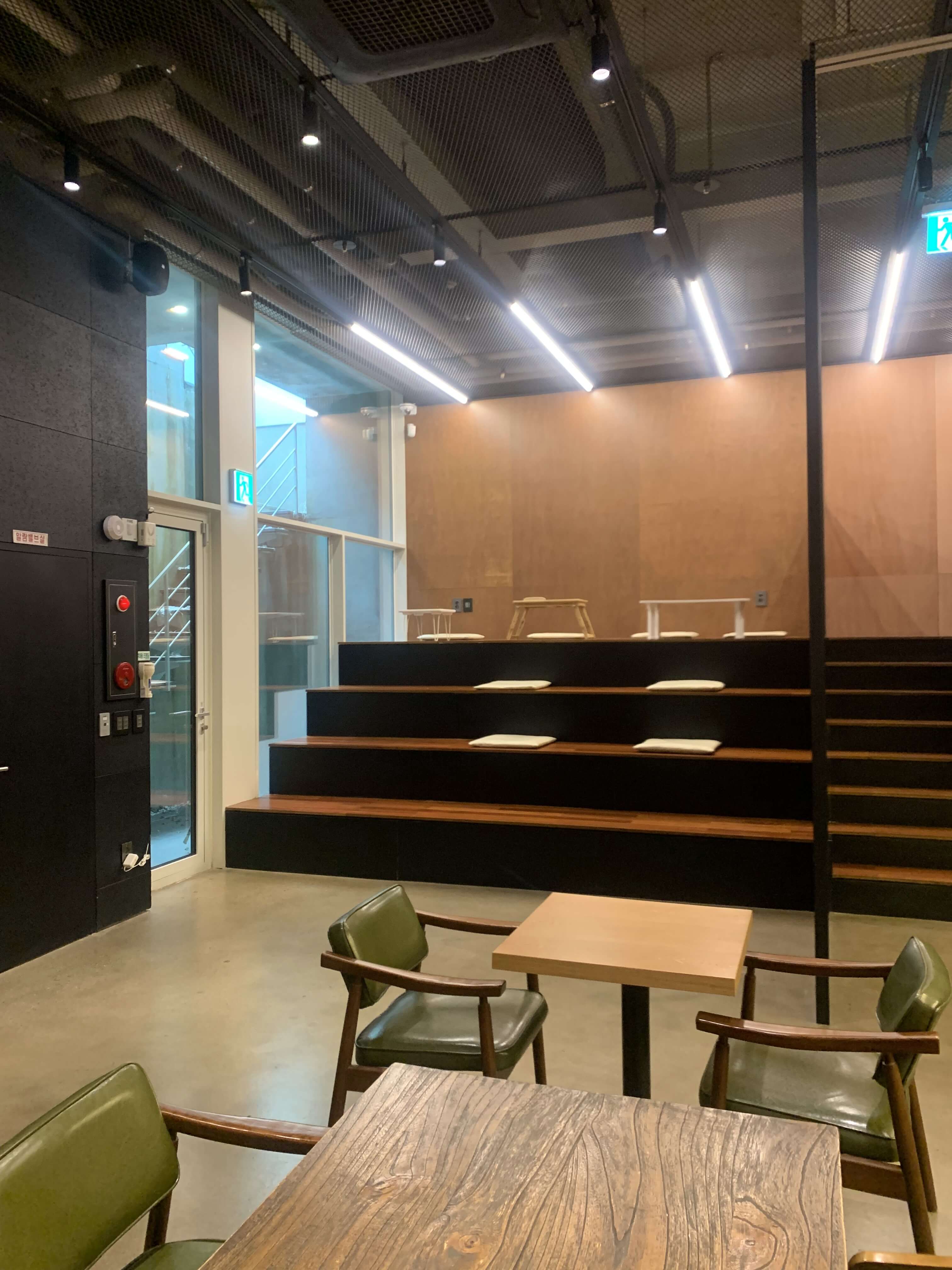 앉을 수 있는 계단