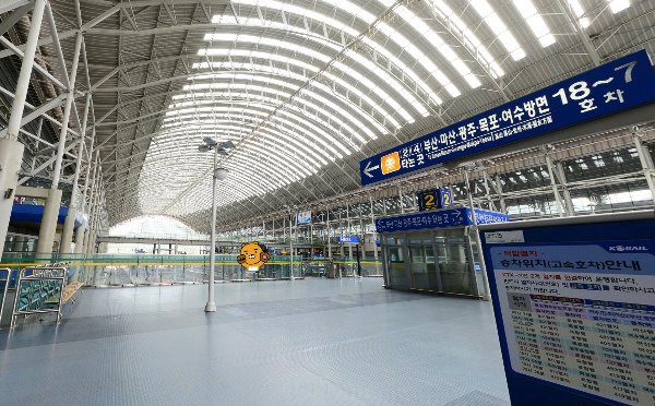 광명역 내부 전경