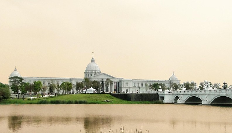 대만 타이난 치메이 박물관 – 루브르를 닮은 동아시아의 보물창고