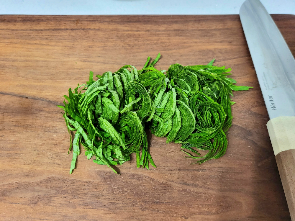 채 썬 깻잎