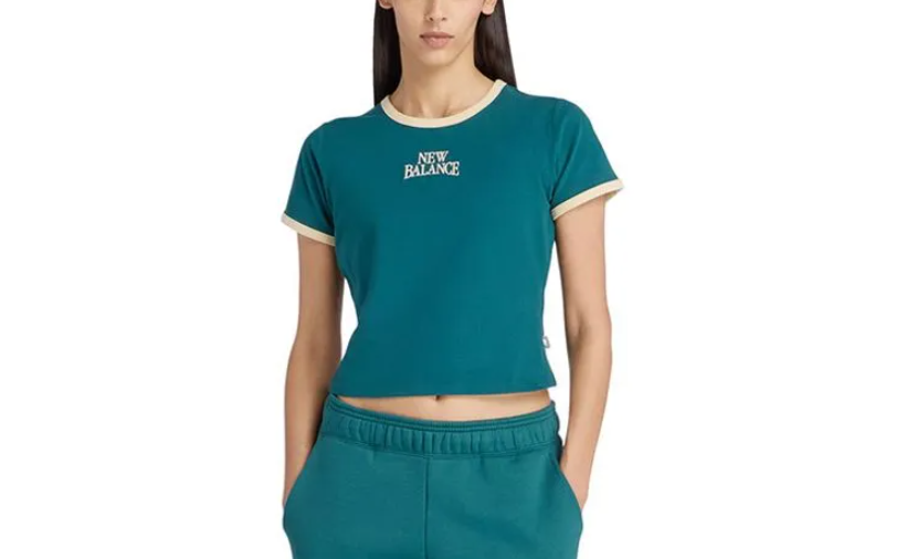 260224 아이유 인스타그램 NEW BALANCE 뉴발란스 그린 반팔 티셔츠