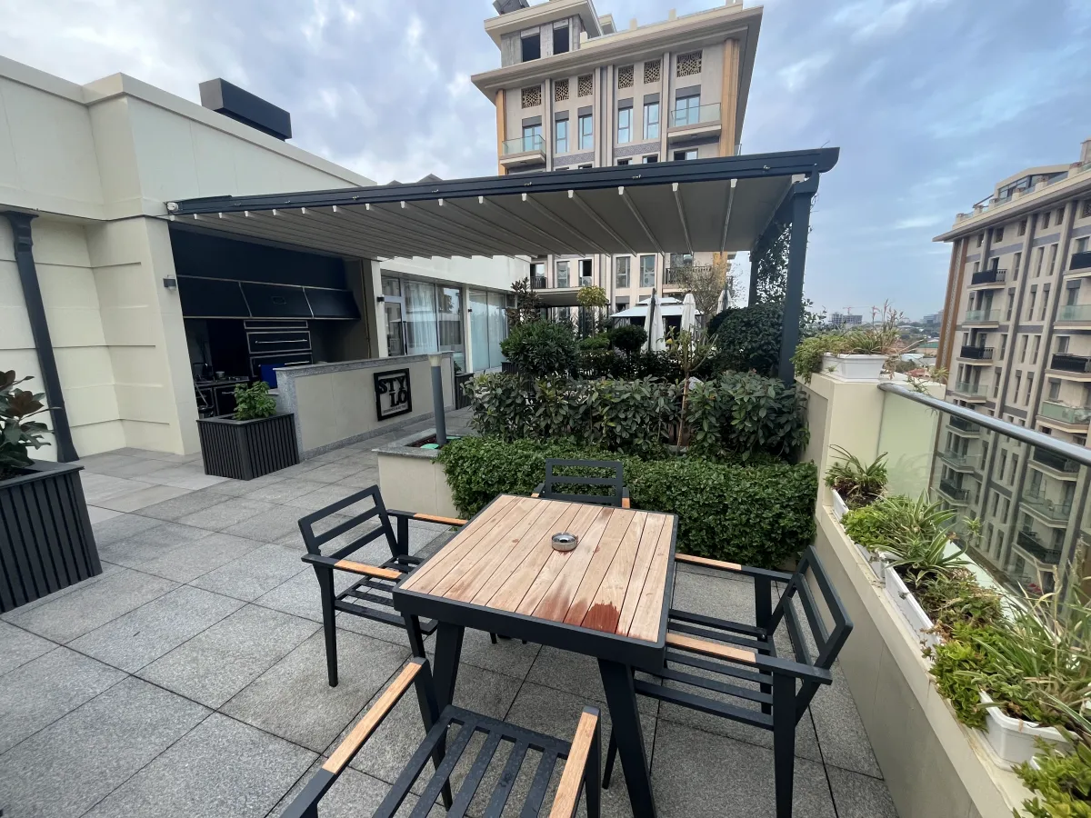 스타일로호텔-테라스-3인용식탁