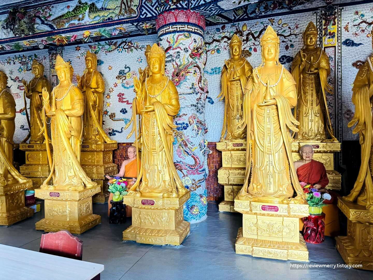 승려 동상