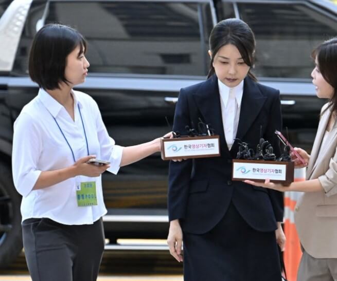 구속 전 피의자 심문(영장실질심사)에 출석하는 모습