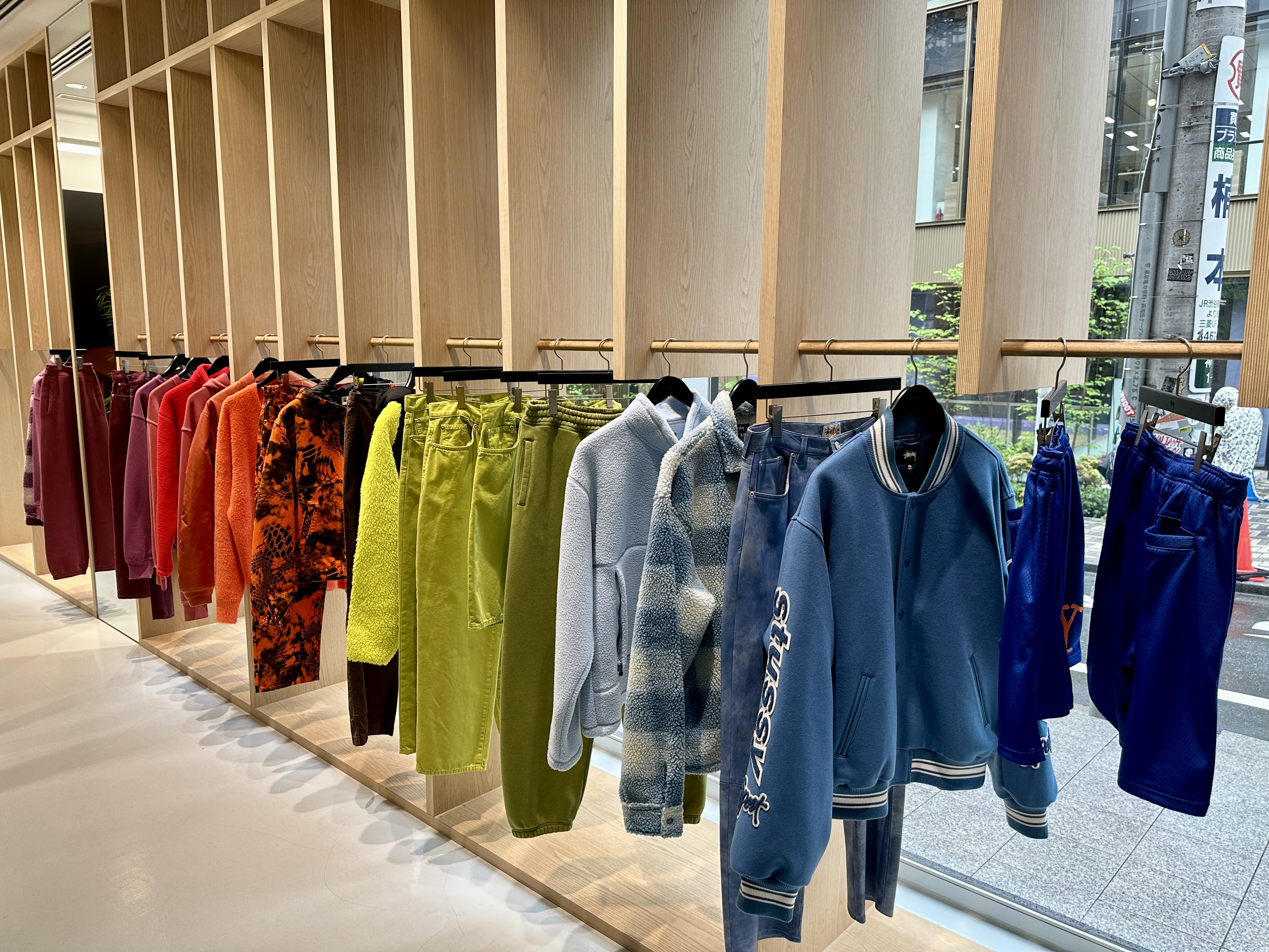 시부야 스투시 매장 24ss 옷들