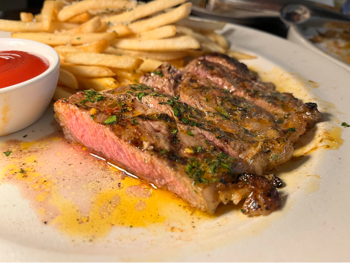 미쳐버린 스테이크 비주얼