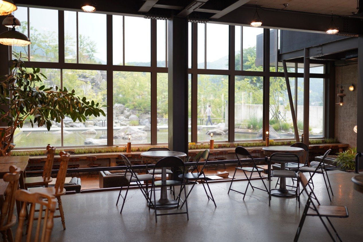 경기도 광주 카페 추천, 어로프 슬라이스 피스에서 뜀틀빵과 커피 꼭 먹어야 하는 이유