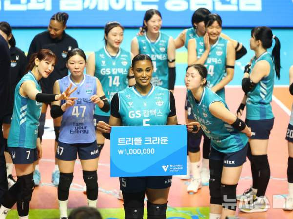 V리그 한 시즌 최다 득점 1083점 신기록을 세운 GS칼텍스 실바의 공격 장면