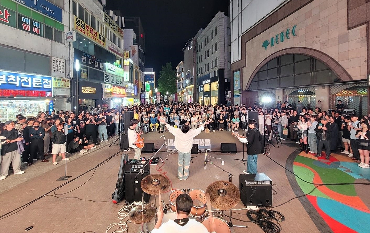 동성로 청년 버스킹