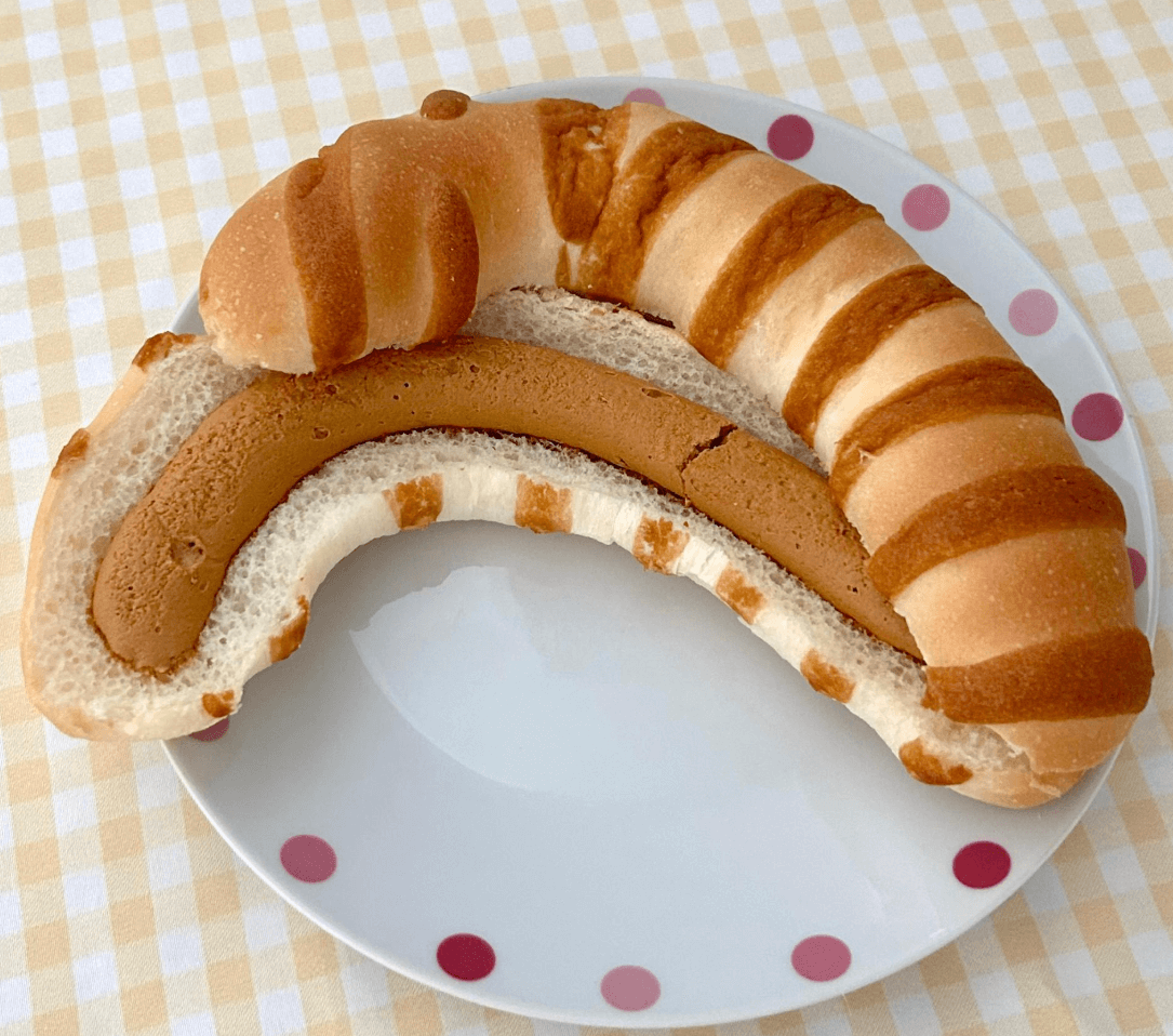 ねこのしっぽみたいなパン キャラメルホイップ (고양이 꼬리 모양 빵 캐러멜 휘핑)