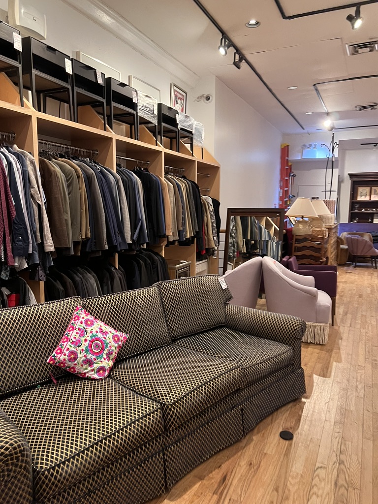 뉴욕 빈티지 중고품 가게 가구와 의류