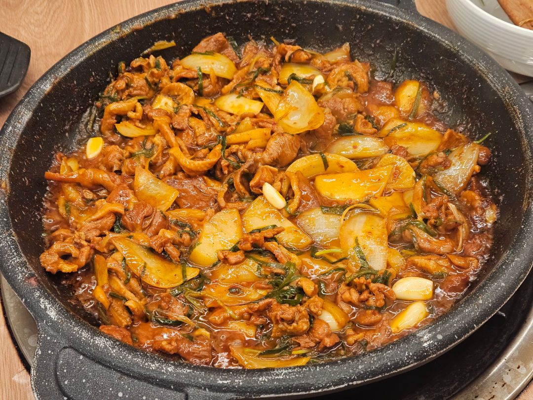 힘찬 숯불 유화 오리 주물럭