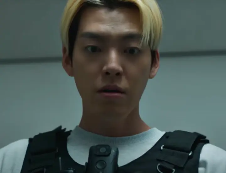 무도실무관 넷플릭스 실제 김우빈 영화 솔직 후기