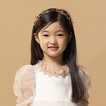 장수아 (윤채나)