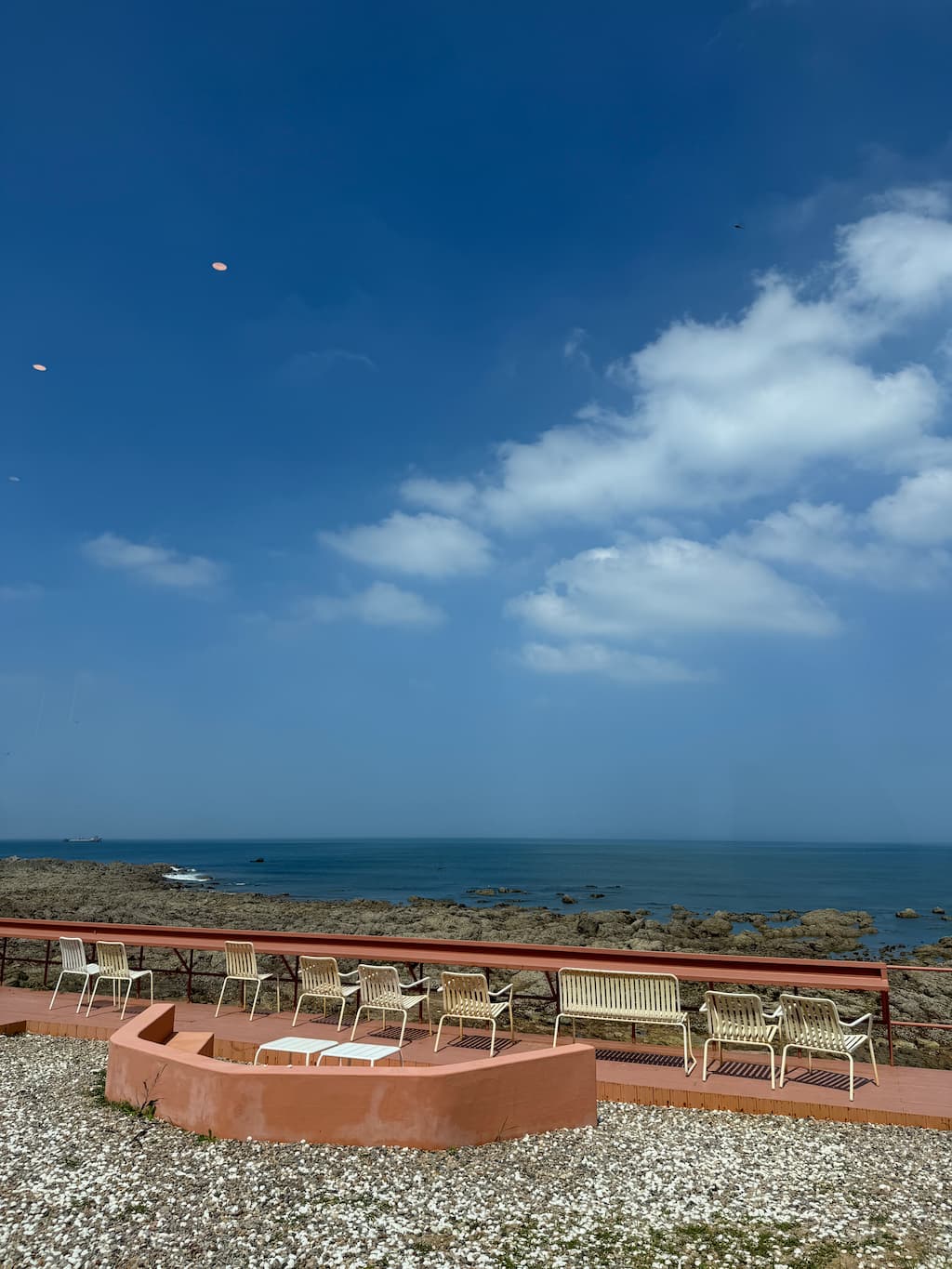 스테이인터뷰 파도리 카페 외부 테라스