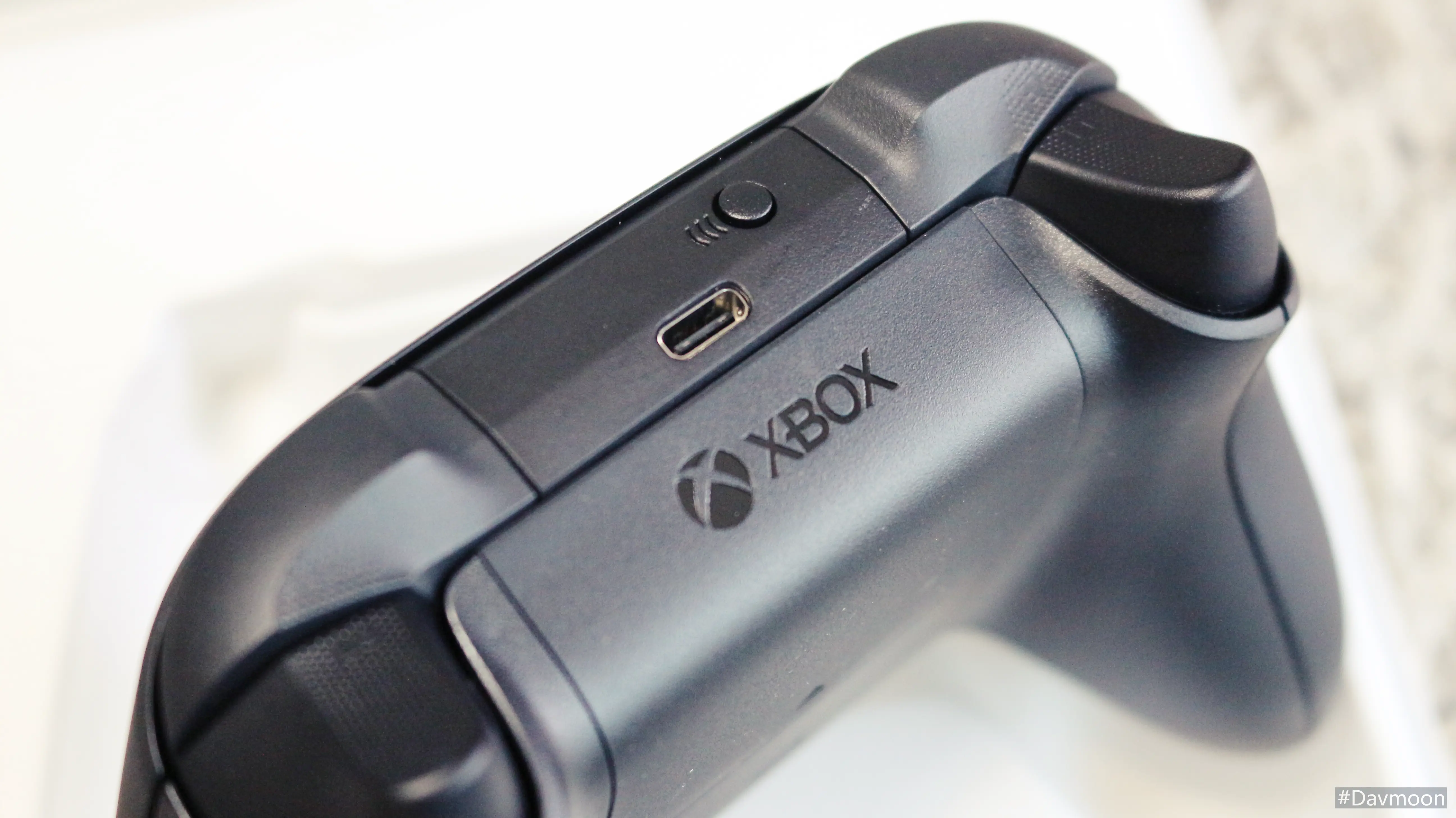 Xbox 컨트롤러 후면 USB C 포트