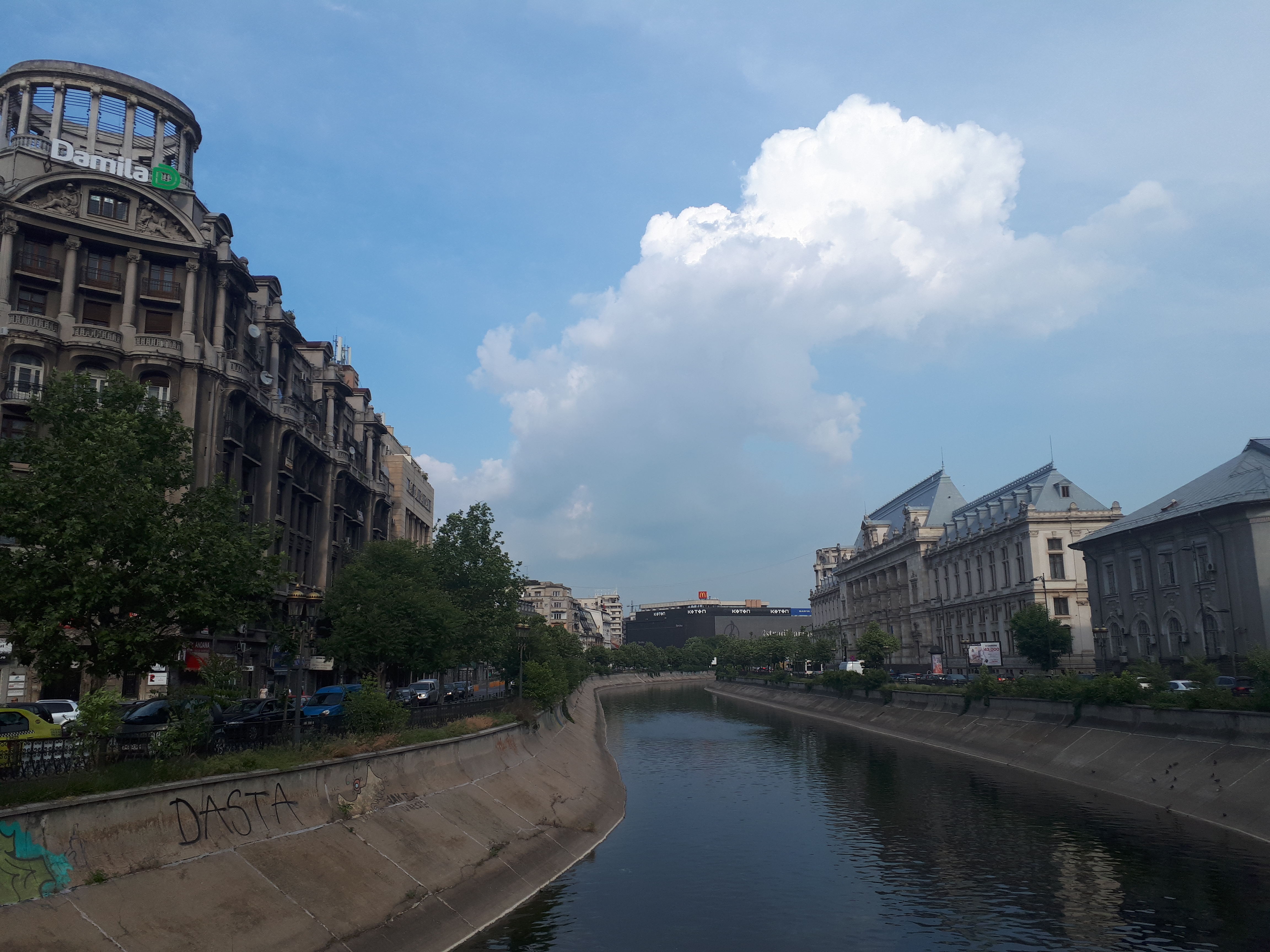 루마니아 부쿠레슈티 올드 타운 립스카니 지구 댐보비차 강