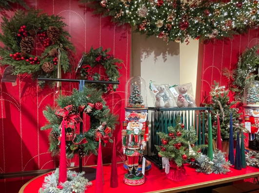 신세계 본점 미디어 파사드와 크리스마스마켓