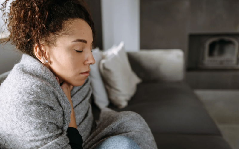 감기-몸살을-겪고있는-이미지