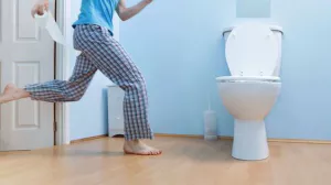 아랫배 아파하는 사람