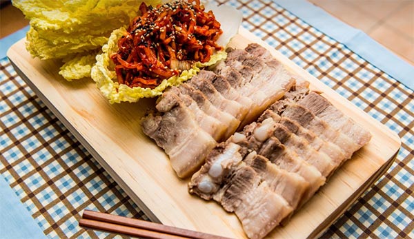 쌍화탕으로 수육 맛있게 삶는 방법