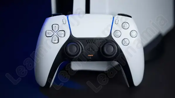 PS5 옆의 듀얼센스
