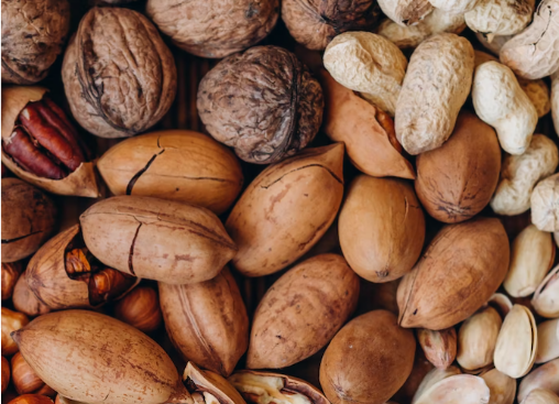 6. 견과류